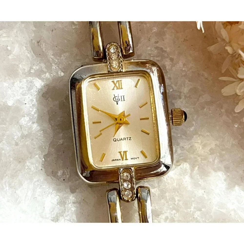 Gloria Vanderbilt GV II Gold T Ladies Vintage Wristwatch - 16mm - WORKS!
